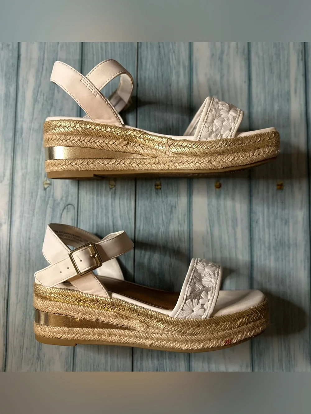 White Braided Straw Platform Sandals with Floral Mesh Stitching on Strap | Sz:3Y